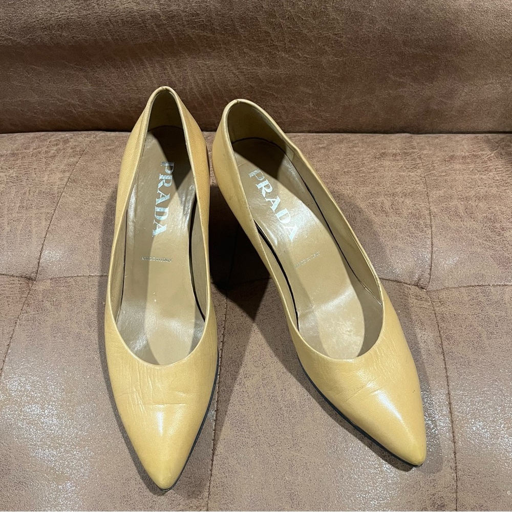 Prada vintage pointed toe kitten heels